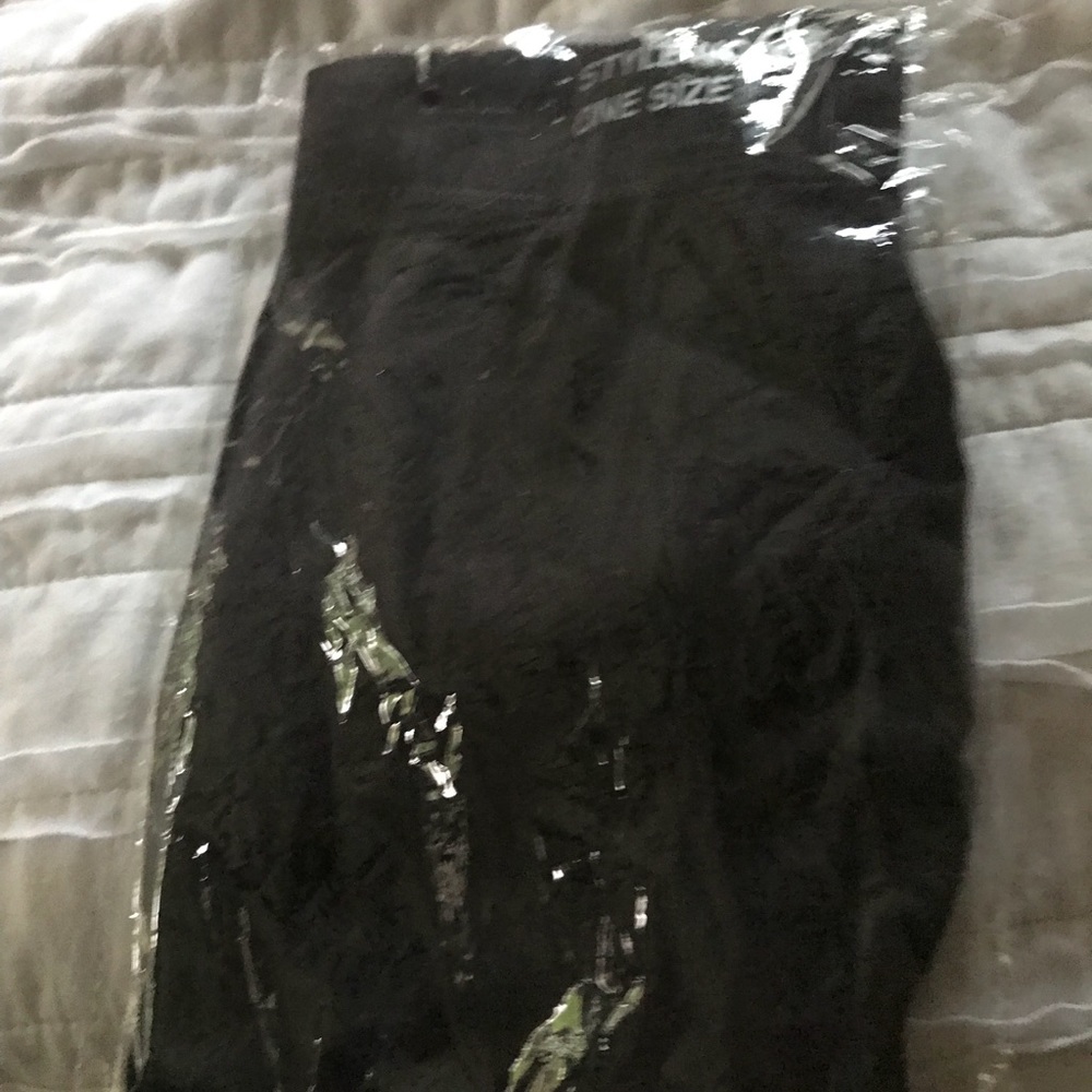 Capri leggings. - Picture 5 of 7